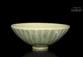 A longquan celadon bowl, Song dynasty or later