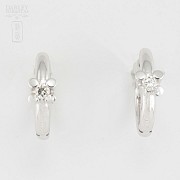 Pair of earrings in 18k white gold and diamonds - 4