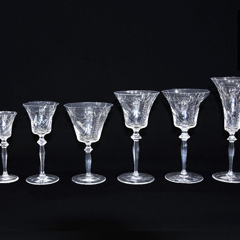Baccarat glass cup set