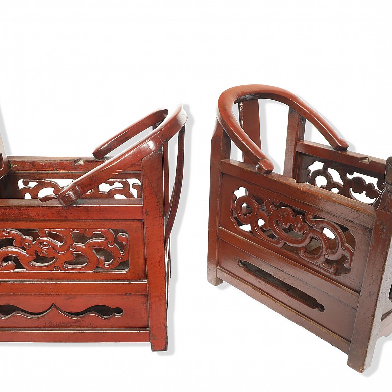 Pair of chairs for infant, polychrome wood, 20th century
