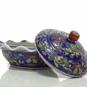 A blue-ground enameled porcelain box, Qing dynasty