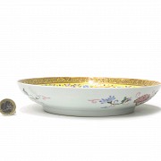 Porcelain plate with yellow background, with Guangxu seal.