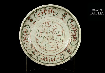 Plato de cerámica esmaltada Swatow, dinastía Ming