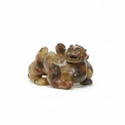 Carved agate figure, Xizhen style, Han dynasty.