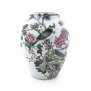 Chinese enameled porcelain vase. 20th century.