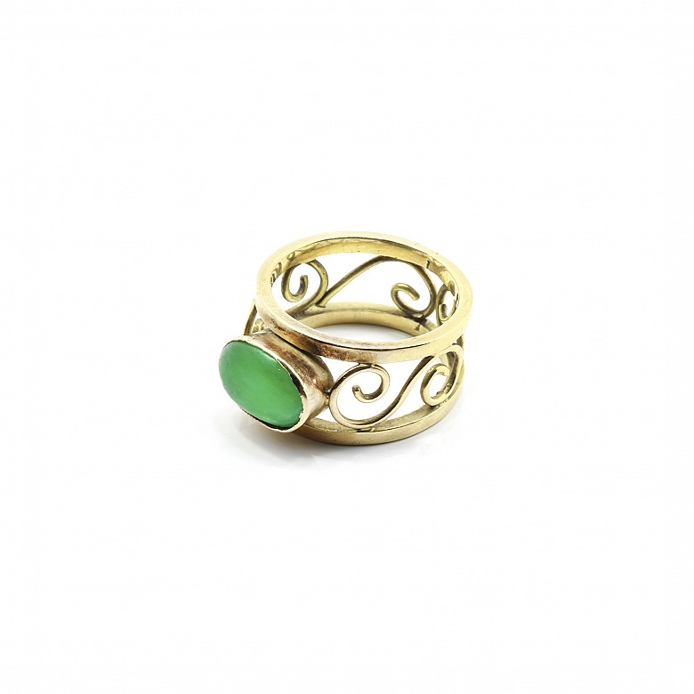 Ring in 18k yellow gold with green colored stone - 1