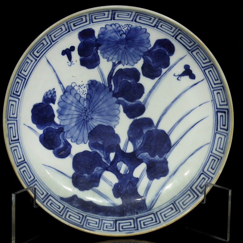 Pair of blue and white dishes, Japan, 19th century - 1