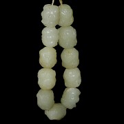 Carved jade bead bracelet, Qing dynasty