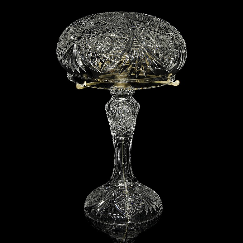 Lámpara de vidrio tallado con forma de hongo, ca. 1920