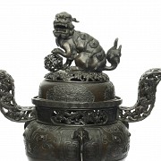 Bronze censer with lion, Qing Dynasty