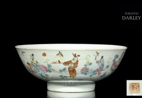 A famille rose porcelain bowl, 20th century