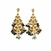 Earrings in 22k yellow gold with emeralds and pearls