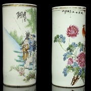 Two enameled porcelain vases, early 20th century