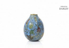 A cloisonné enamel snuff bottle, Qing dynasty