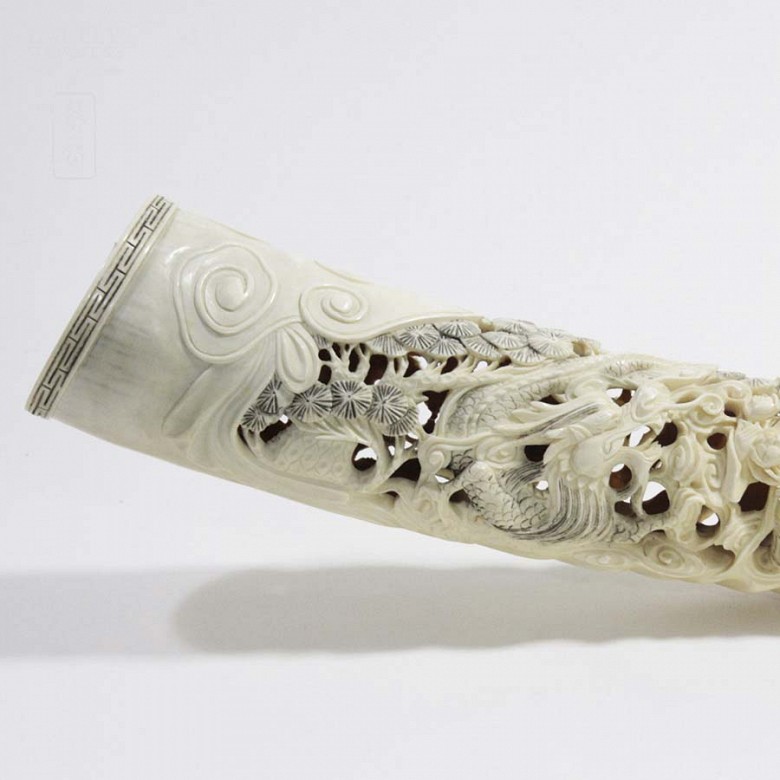 Fully carved Chinese tusk - 17