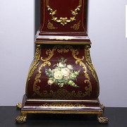 Red lacquered tall case clock, med.s.XX