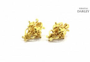 Pair of 22k yellow gold pendants