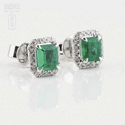 Earrings in 18k gold, brilliant and Colombian emerald - 1