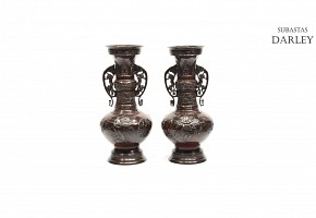 Pair of 19th-century Japanese vases,