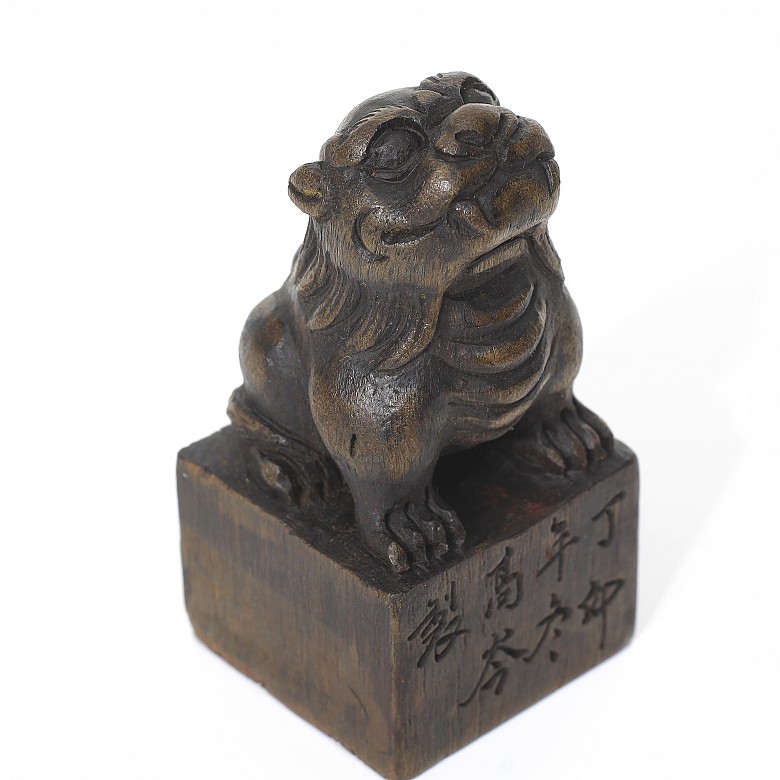 Pequeño sello de madera con león, dinastía Qing