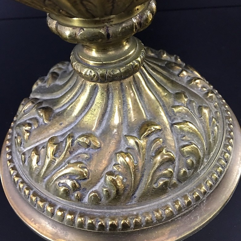 Beautiful bronze amphora - 8