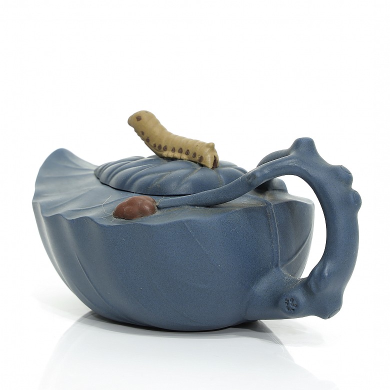 Three earthenware teapots, Yixing, 20th Century