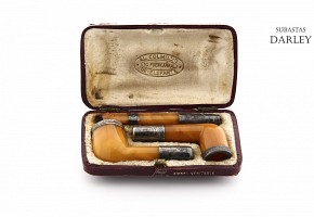 Set of two pipes and a mouthpiece of amber and silver, 19th century
