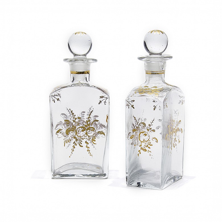 Two glass bottles with lid. 19th century.