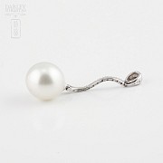 pendant withAustralian pearl and diamonds in 18k - 1