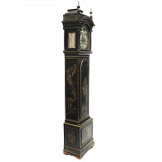 Reloj de caja alta lacado con decoración de estilo oriental, s.XX - 1