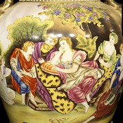 Pair of Austrian porcelain vases, Royal Vienna, 19th century - 7