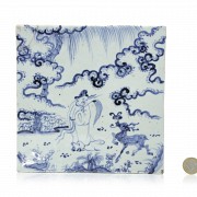 A blue and white porcelain tile, 19th - 20th century - 4