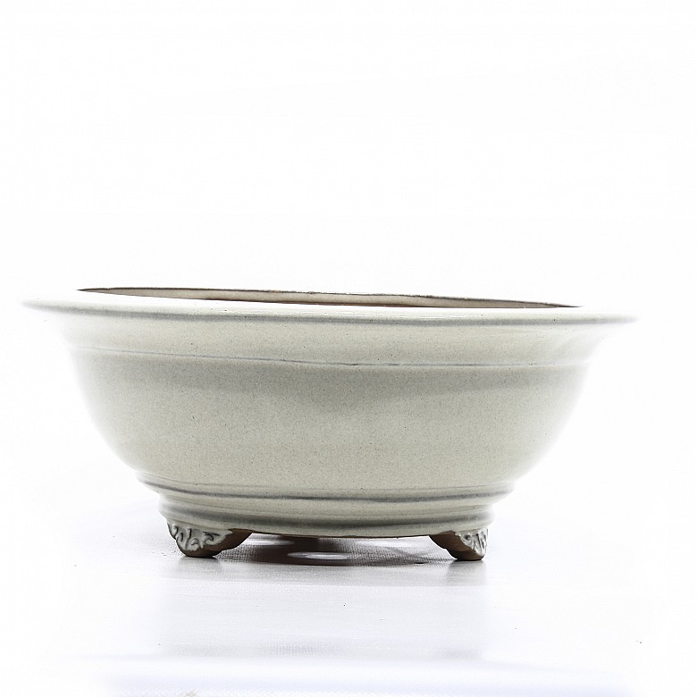 White enameled pot, Yixing, China. - 1