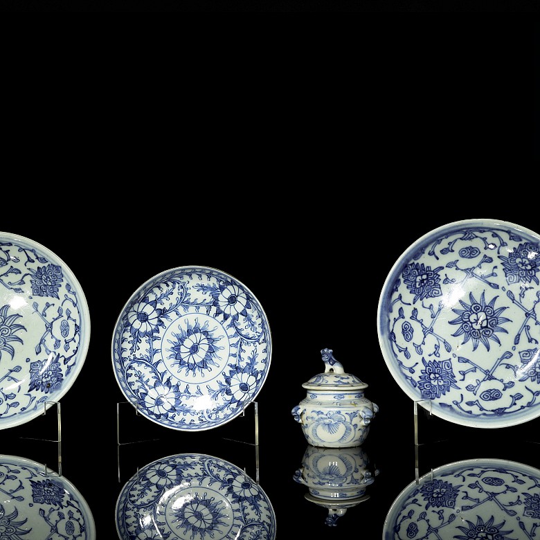 Lot of Chinese porcelain, blue and white, early 20th century