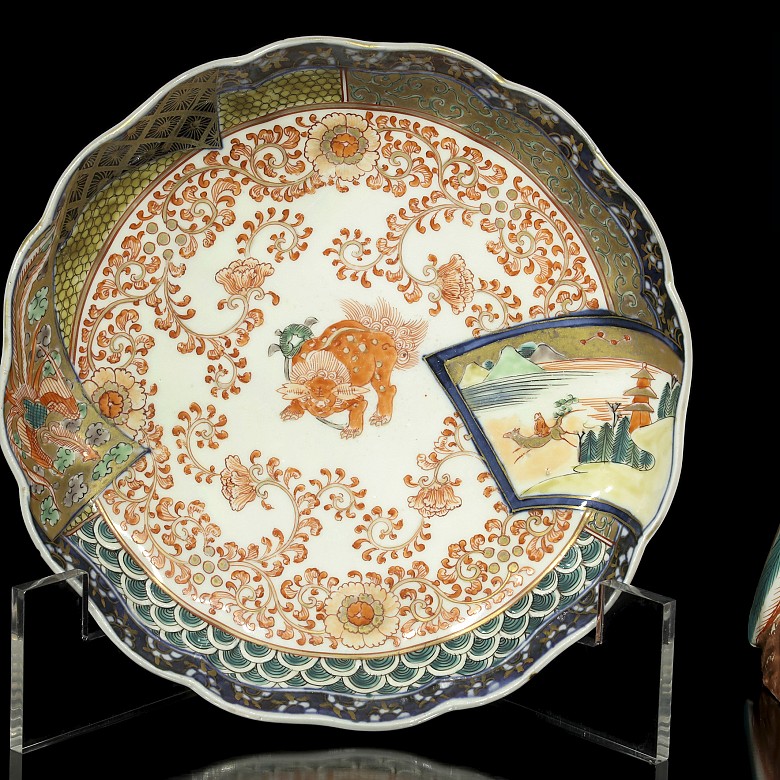 Porcelain dish and figure, Asia, 20th century