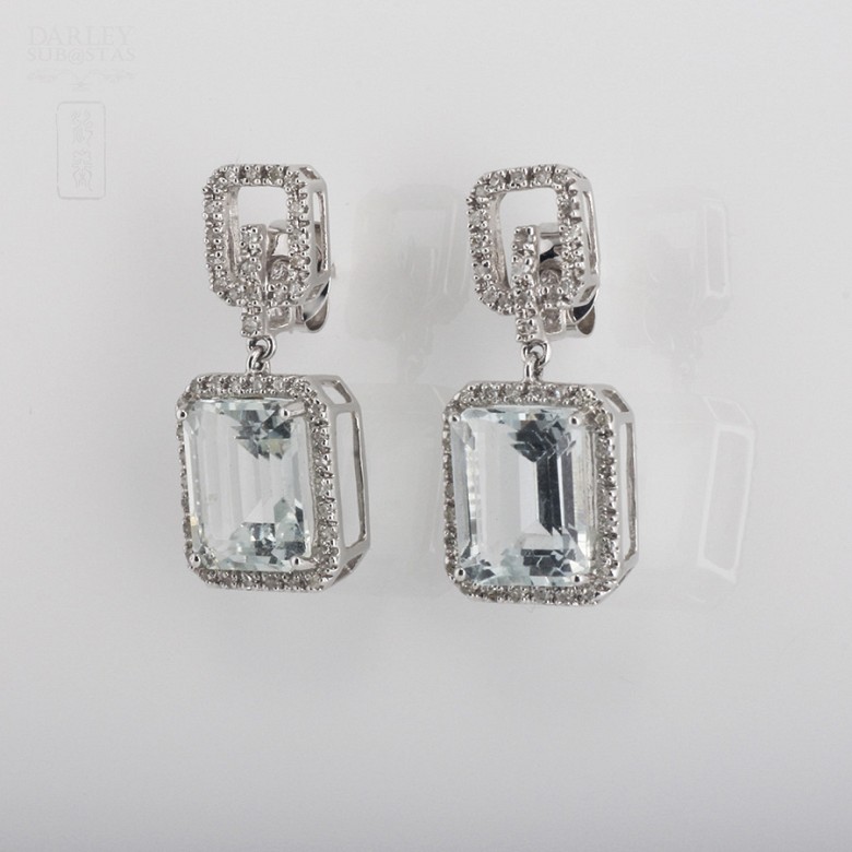 18k白金镶钻石配6.45克拉海兰宝耳环