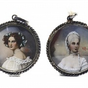 Lot of medallions with portraits of ladies, 20th century - 1