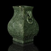 Jarrón de jade verde espinaca tallado, dinastía Qing