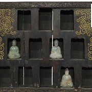 Buddhist altar of carved wood, with jade Buddhas, Qing dynasty. - 3
