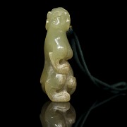 Carved jade 'bear' pendant, Eastern Han dynasty - 1