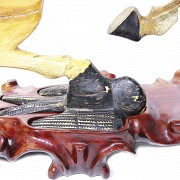 Caballo de marfil tallado, China, pps.s.XX