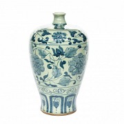 Meiping shaped vase, 20th century