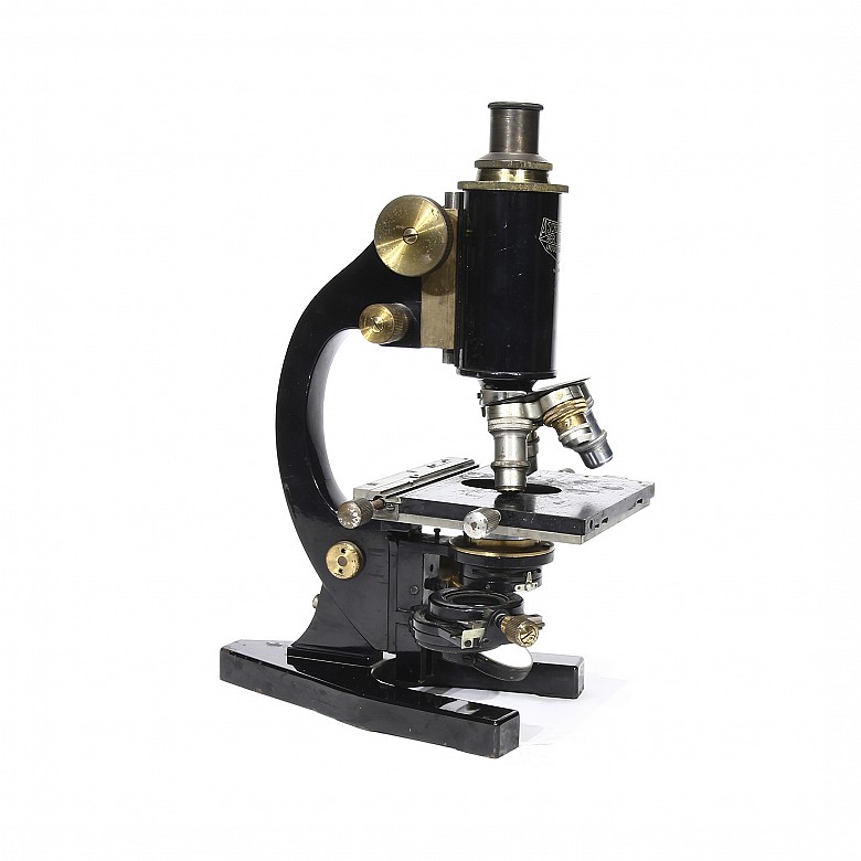 Microscopio A. Schellhammer Berlin NW21. - 1