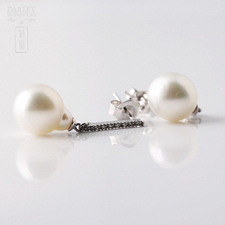 Earrings in 18k white gold with Australian pearl and diamonds - 1