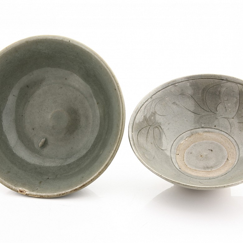Two glazed ceramic bowls, Song style.