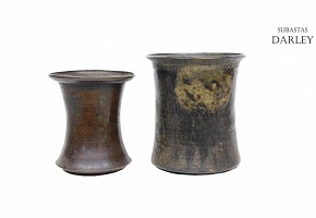 Lot of two bronze vessels, Indonesia.