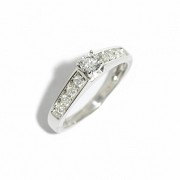 18k white gold and diamonds solitaire