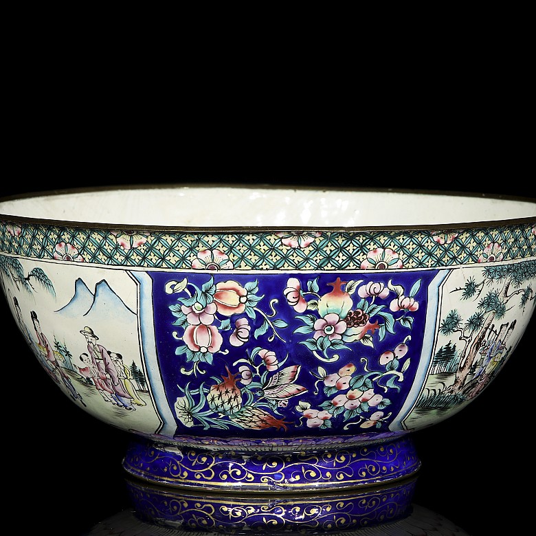 Large enamelled porcelain bowl 