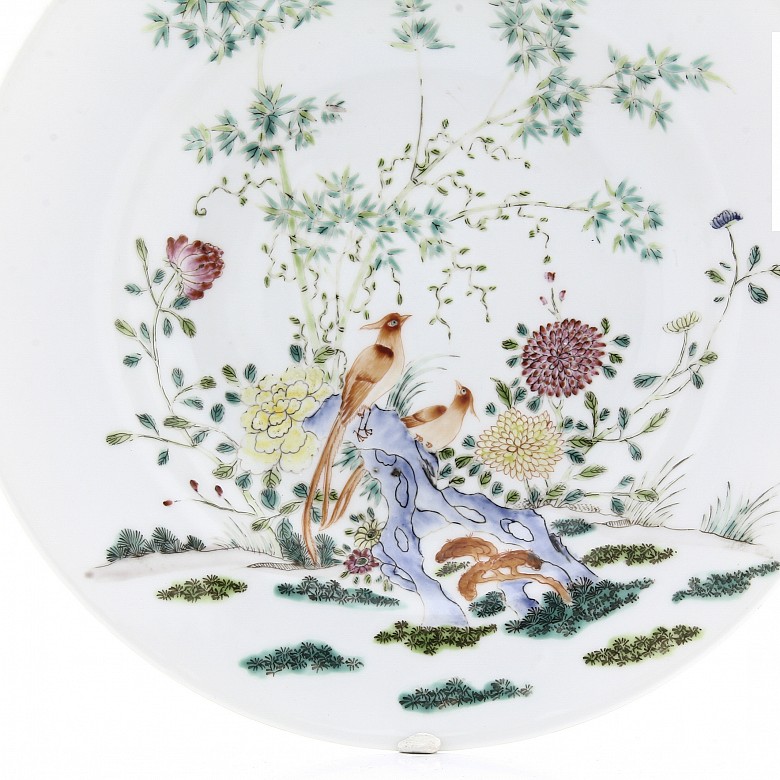 Pair of dishes decorated with phoenix and bamboo, late Qing dynasty.