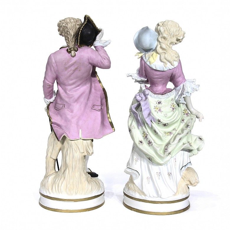 Pair of European porcelain figurines, 20th century - 2